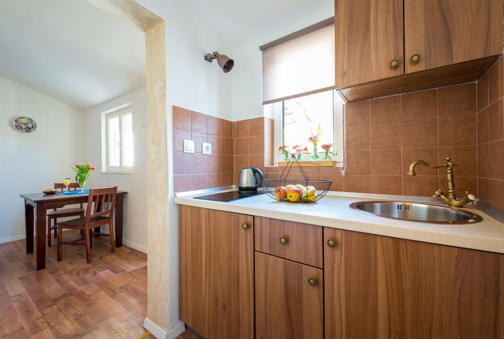 Guest House La Boheme Дубровник Екстериор снимка