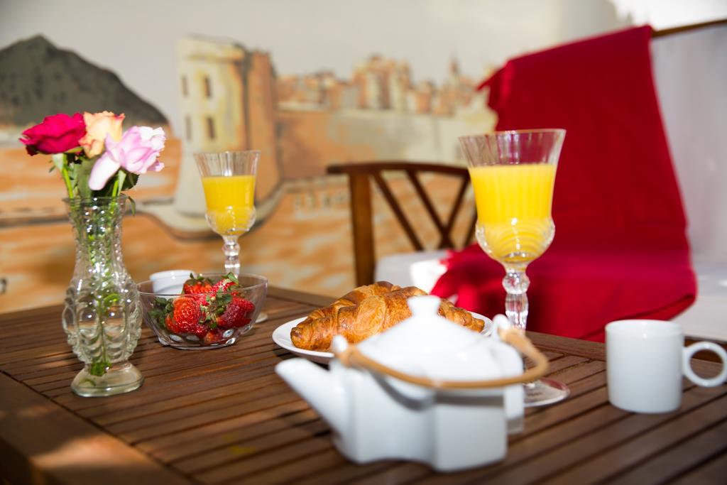 Guest House La Boheme Дубровник Екстериор снимка